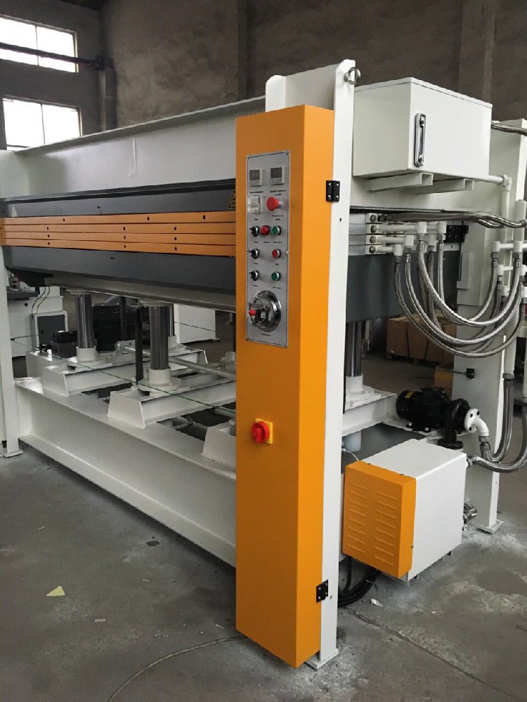 貼面熱壓機(jī)常規(guī)檢查時(shí)要注意